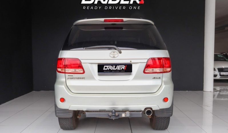 
								Toyota Fortuner 4.0 V6 4X4 At full									