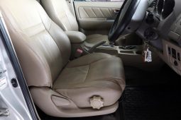 
										Toyota Fortuner 4.0 V6 4X4 At full									