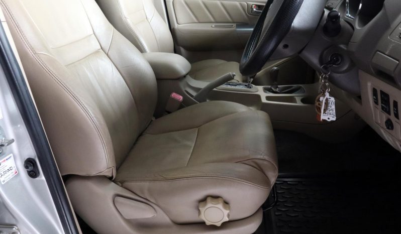 
								Toyota Fortuner 4.0 V6 4X4 At full									