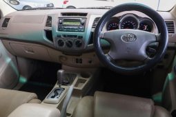 
										Toyota Fortuner 4.0 V6 4X4 At full									