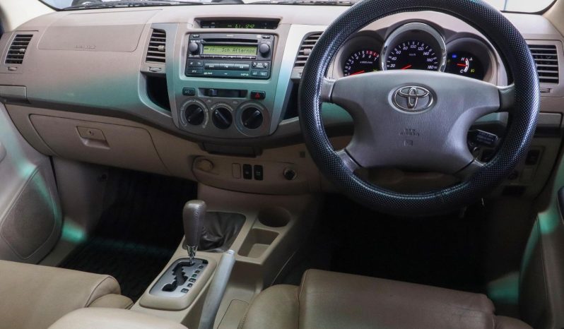 
								Toyota Fortuner 4.0 V6 4X4 At full									