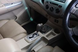 
										Toyota Fortuner 4.0 V6 4X4 At full									
