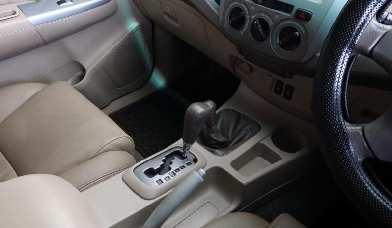 
								Toyota Fortuner 4.0 V6 4X4 At full									