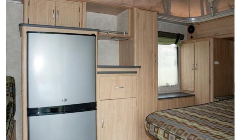 
								Caravan Gypsey Rascal full									