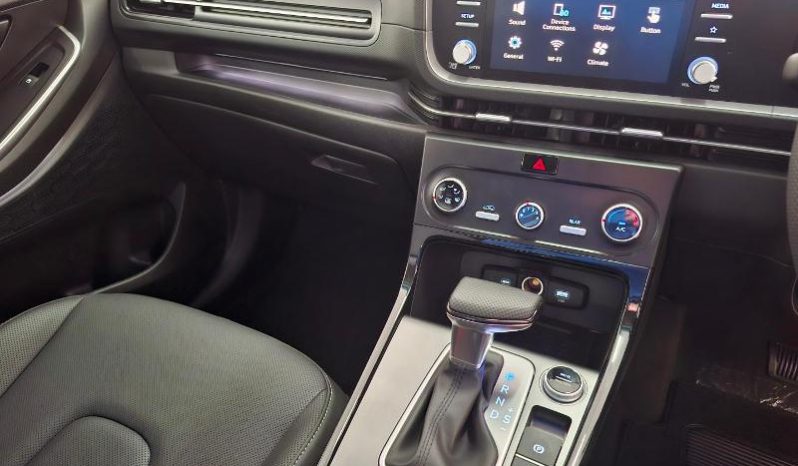 
								Hyundai Alcazar 2.0 Executive At full									