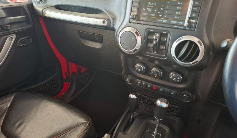 
								Jeep Wrangler Unlimited 3.6 Sahara At full									