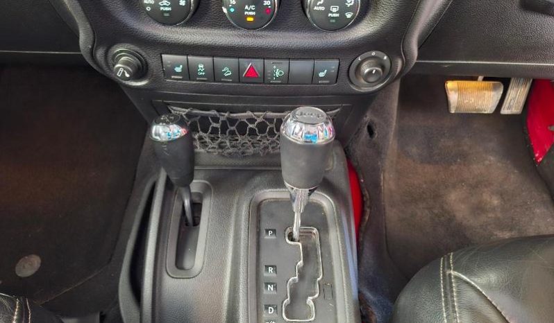 
								Jeep Wrangler Unlimited 3.6 Sahara At full									
