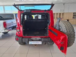
										Jeep Wrangler Unlimited 3.6 Sahara At full									