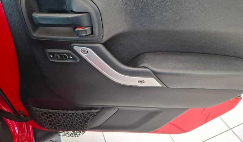 
								Jeep Wrangler Unlimited 3.6 Sahara At full									