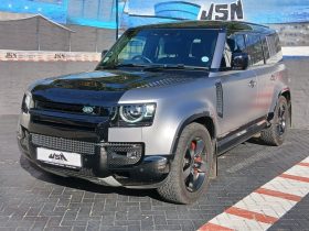 Land Rover Defender 110 3.0 D D300 X (221kW)