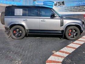 Land Rover Defender 110 3.0 D D300 X (221kW)