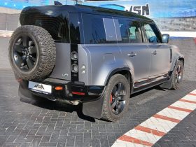 Land Rover Defender 110 3.0 D D300 X (221kW)