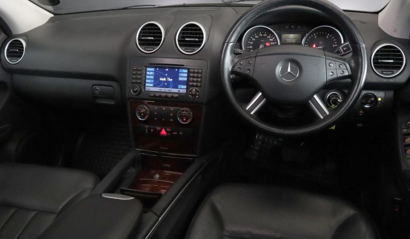 
								Mercedes Benz Ml Ml 320cdi 7G-Tronic full									