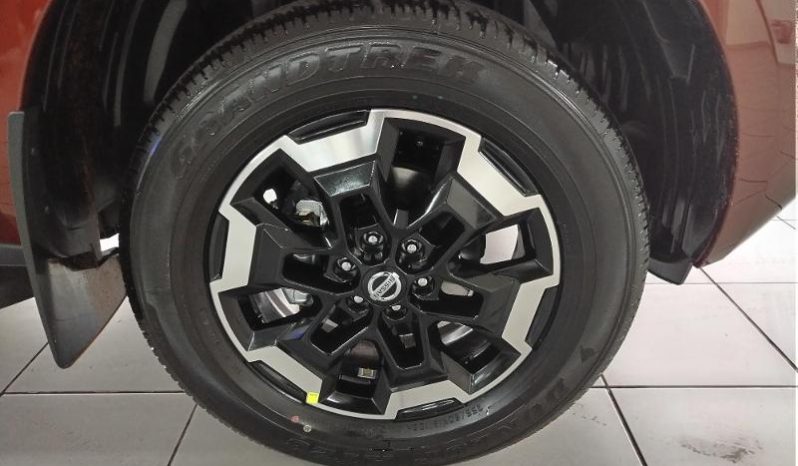 
								Nissan Navara 2.5D Le Plus D Cab 4X2 At full									