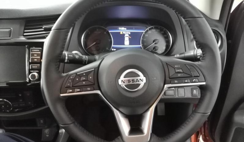 
								Nissan Navara 2.5D Le Plus D Cab 4X2 At full									