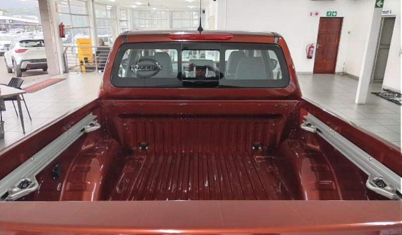 
								Nissan Navara 2.5D Le Plus D Cab 4X2 At full									