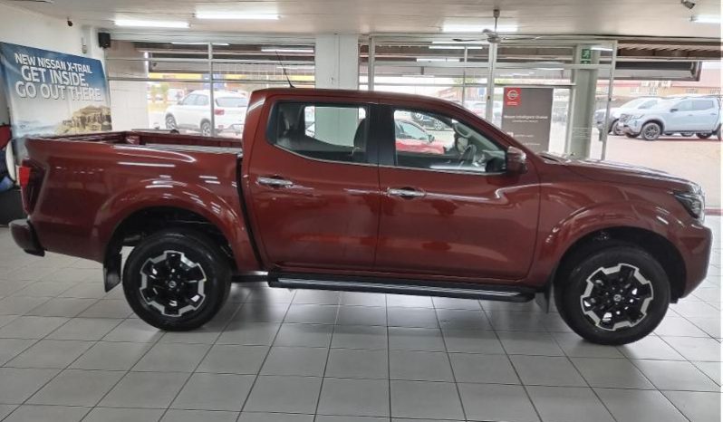 
								Nissan Navara 2.5D Le Plus D Cab 4X2 At full									