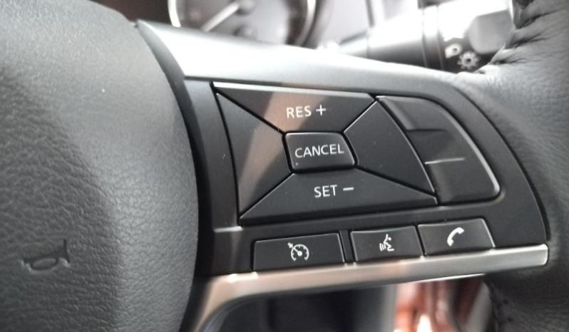 
								Nissan Navara 2.5D Le Plus D Cab 4X2 At full									