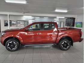 Nissan Navara 2.5D Le Plus D Cab 4X2 At