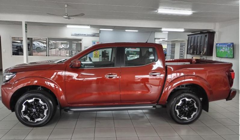 
								Nissan Navara 2.5D Le Plus D Cab 4X2 At full									