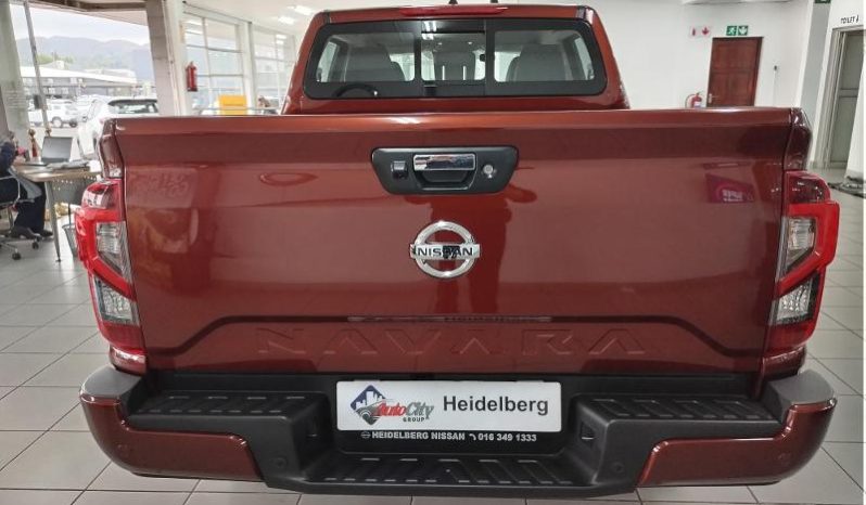 
								Nissan Navara 2.5D Le Plus D Cab 4X2 At full									