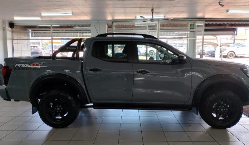 
								Nissan Navara 2.5D Pro-4X Warrior D Cab 4X4 At full									