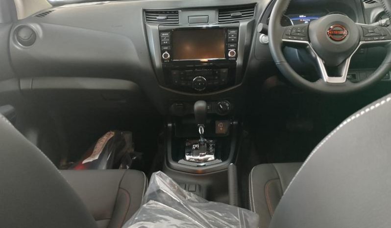 
								Nissan Navara 2.5D Pro-4X Warrior D Cab 4X4 At full									