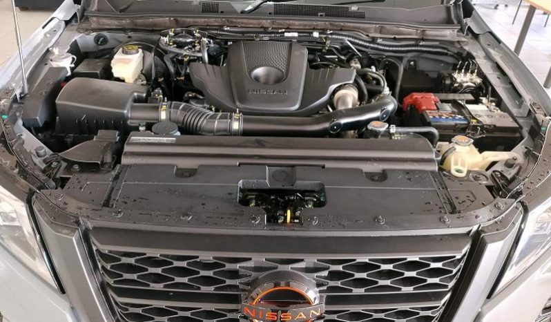 
								Nissan Navara 2.5D Pro-4X Warrior D Cab 4X4 At full									