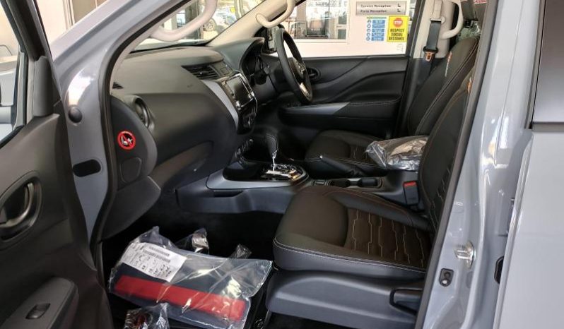
								Nissan Navara 2.5D Pro-4X Warrior D Cab 4X4 At full									