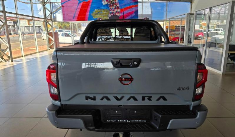 
								Nissan Navara 2.5D Pro-4X Warrior D Cab 4X4 At full									