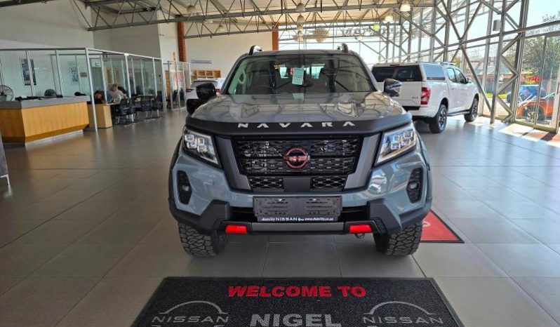 
								Nissan Navara 2.5D Pro-4X Warrior D Cab 4X4 At full									