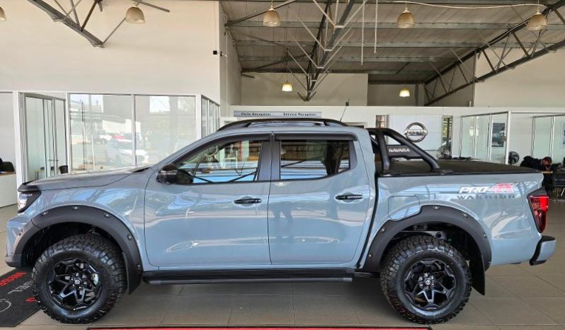 
								Nissan Navara 2.5D Pro-4X Warrior D Cab 4X4 At full									