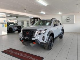 Nissan Navara 2.5D Pro-4X Warrior D Cab 4X4 At