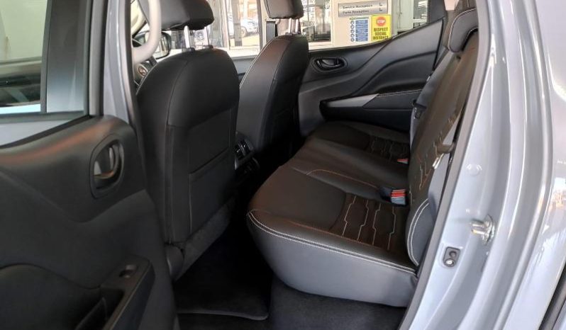 
								Nissan Navara 2.5D Pro-4X Warrior D Cab 4X4 At full									