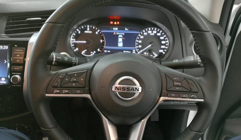 
								Nissan Navara 2.5D Se D Cab 4X4 full									
