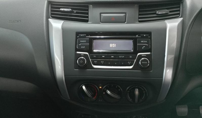 
								Nissan Navara 2.5D Se D Cab 4X4 full									