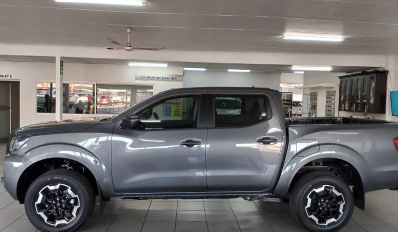 
								Nissan Navara 2.5D Se D Cab 4X4 full									