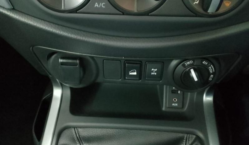 
								Nissan Navara 2.5D Se D Cab 4X4 full									