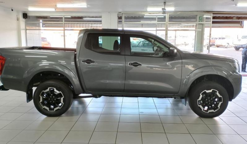 
								Nissan Navara 2.5D Se D Cab 4X4 full									