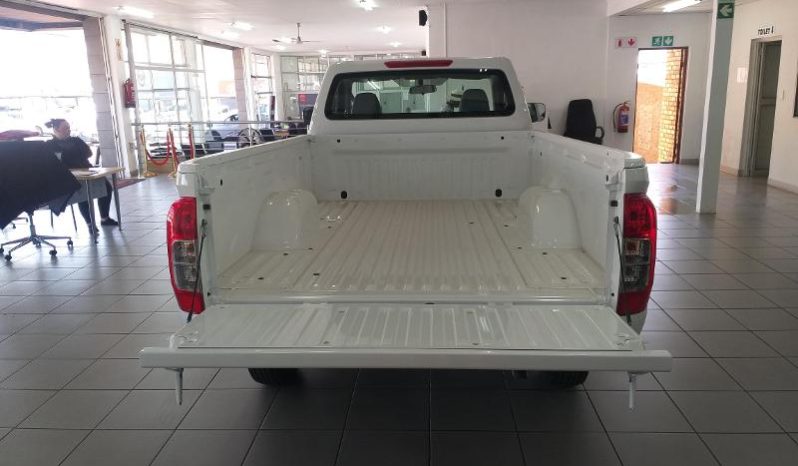 
								Nissan Navara 2.5D Xe S Cab 4X2 full									