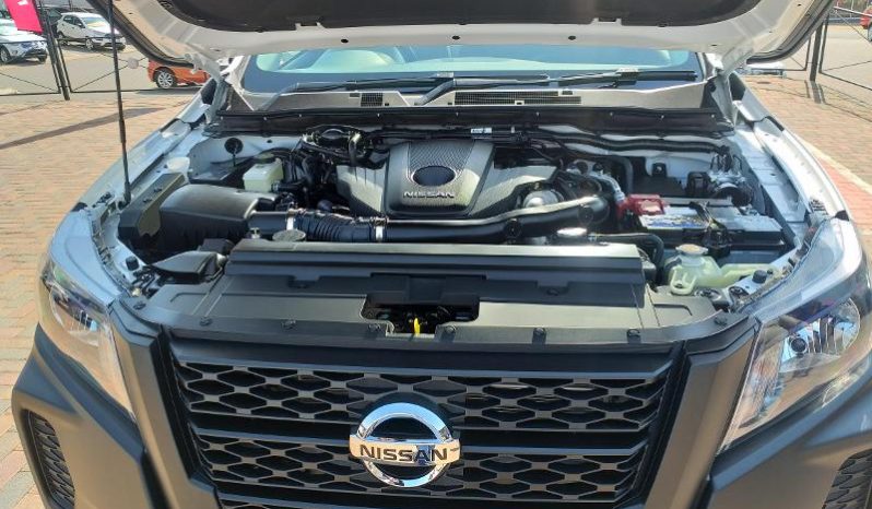
								Nissan Navara 2.5D Xe S Cab 4X2 full									