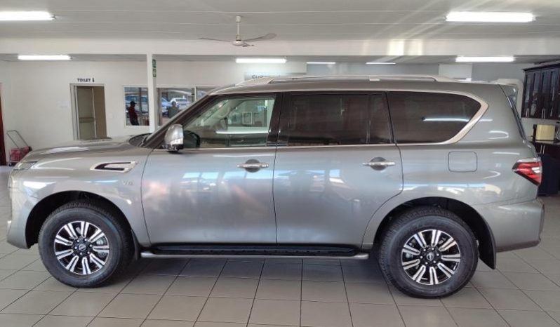 
								Nissan Patrol 5.6 V8 Le Premium full									