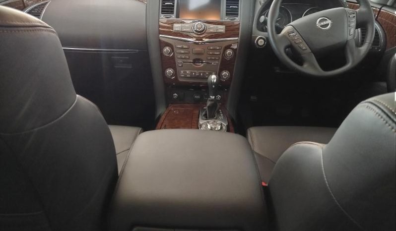 
								Nissan Patrol 5.6 V8 Le Premium full									