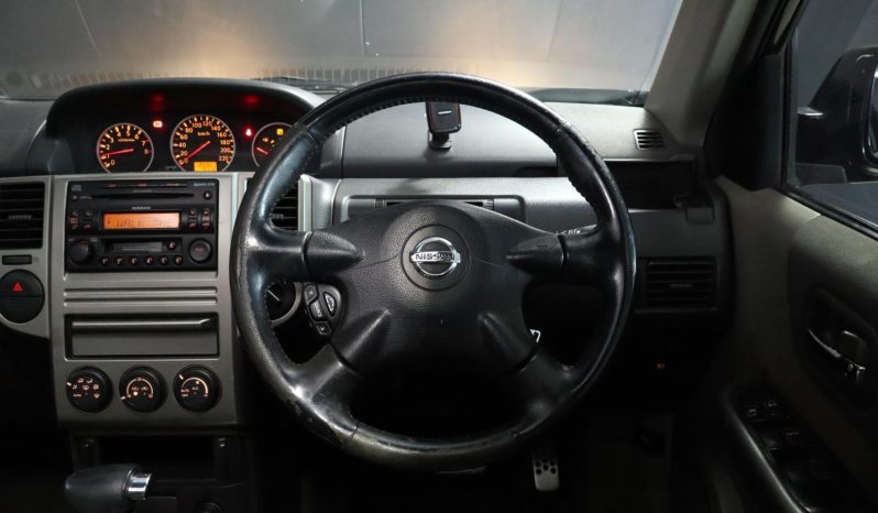 
								Nissan X-Trail 2.5 4X4 Se Cvt full									