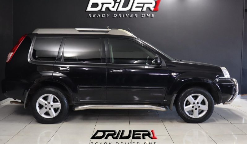 
								Nissan X-Trail 2.5 4X4 Se Cvt full									