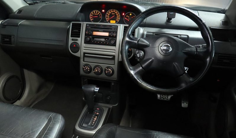 
								Nissan X-Trail 2.5 4X4 Se Cvt full									