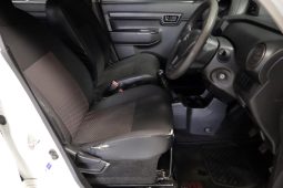 
										Suzuki S-Presso 1.0 GL 5MT full									