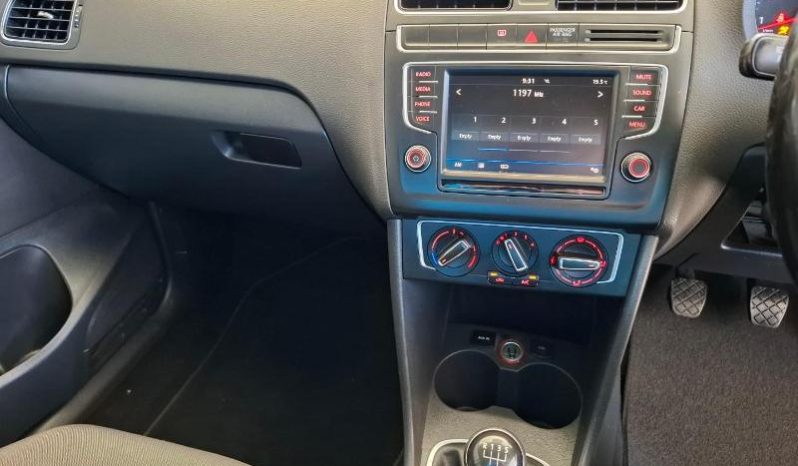 
								Volkswagen Polo 1.2 Tsi Comfortline full									