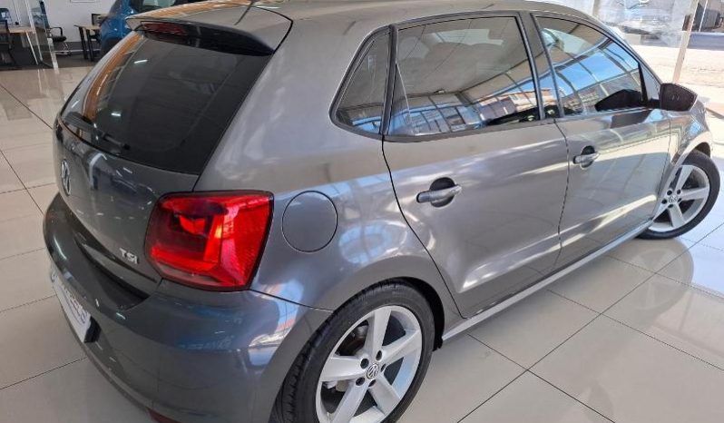 
								Volkswagen Polo 1.2 Tsi Comfortline full									
