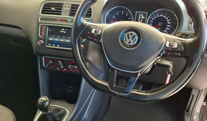 
								Volkswagen Polo 1.2 Tsi Comfortline full									